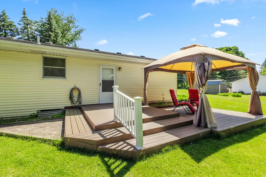 65 W Hallett Street Hillsdale City MI 49242