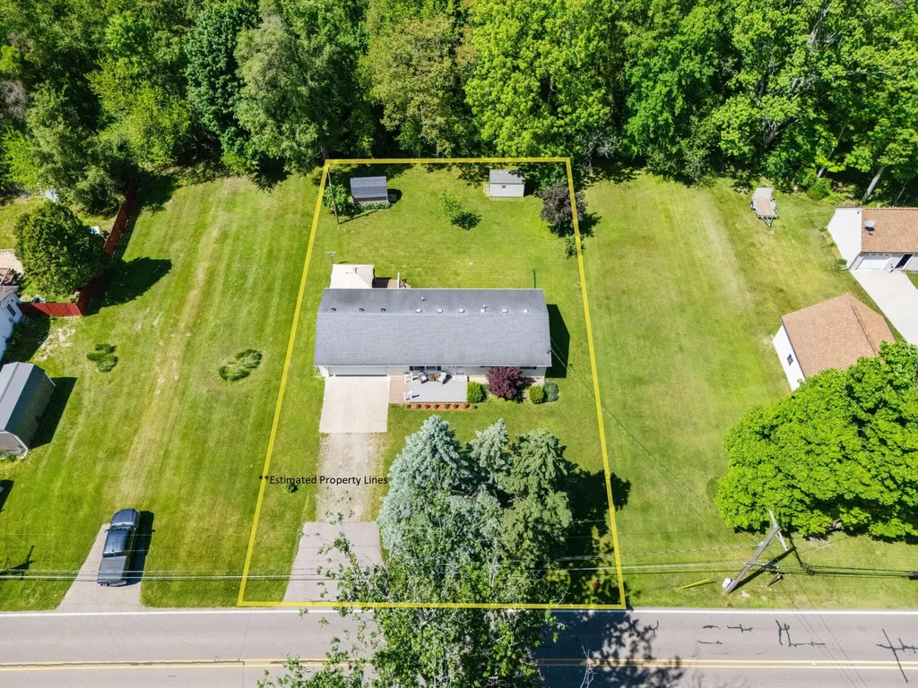65 W Hallett Street Hillsdale City MI 49242