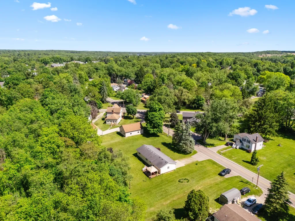 65 W Hallett Street Hillsdale City MI 49242