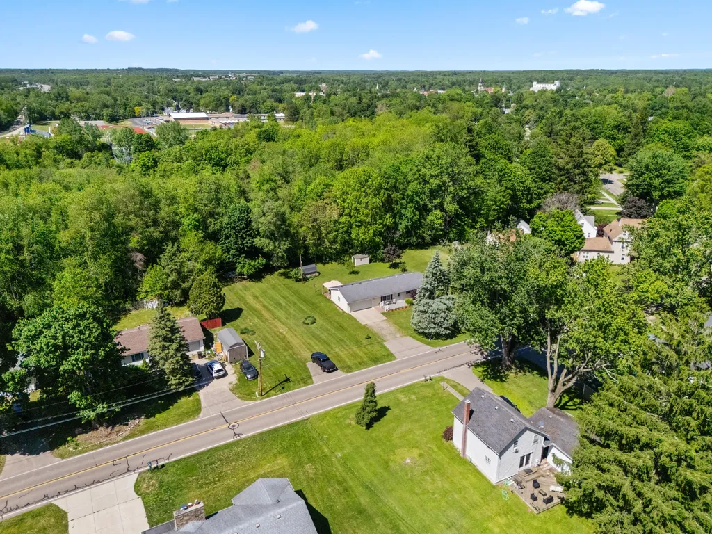 65 W Hallett Street Hillsdale City MI 49242