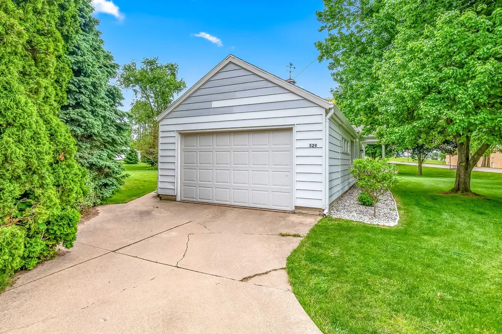 529 East Street Jonesville City MI 49250