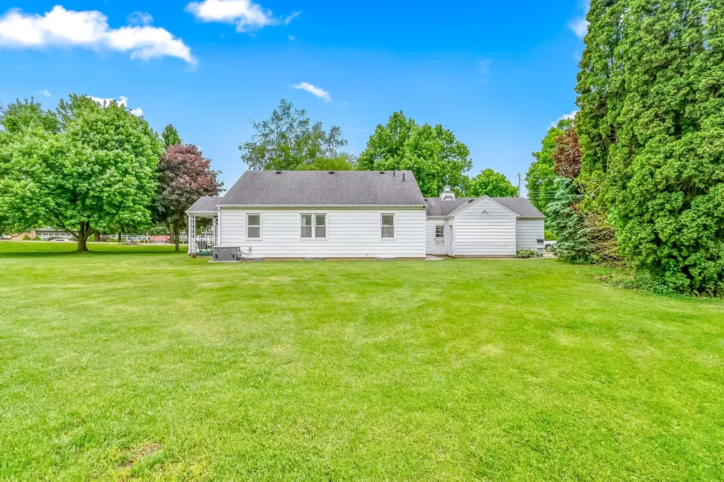 529 East Street Jonesville City MI 49250
