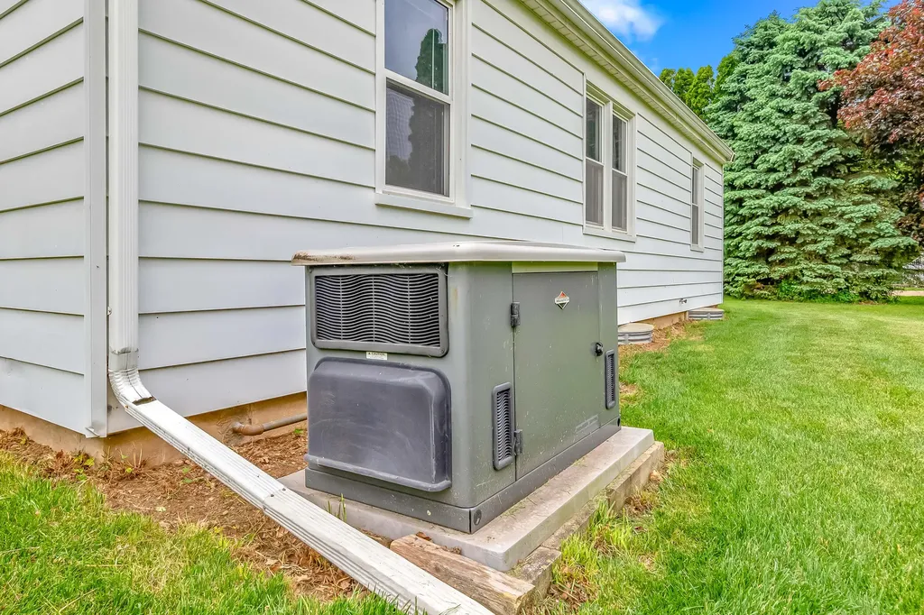 529 East Street Jonesville City MI 49250