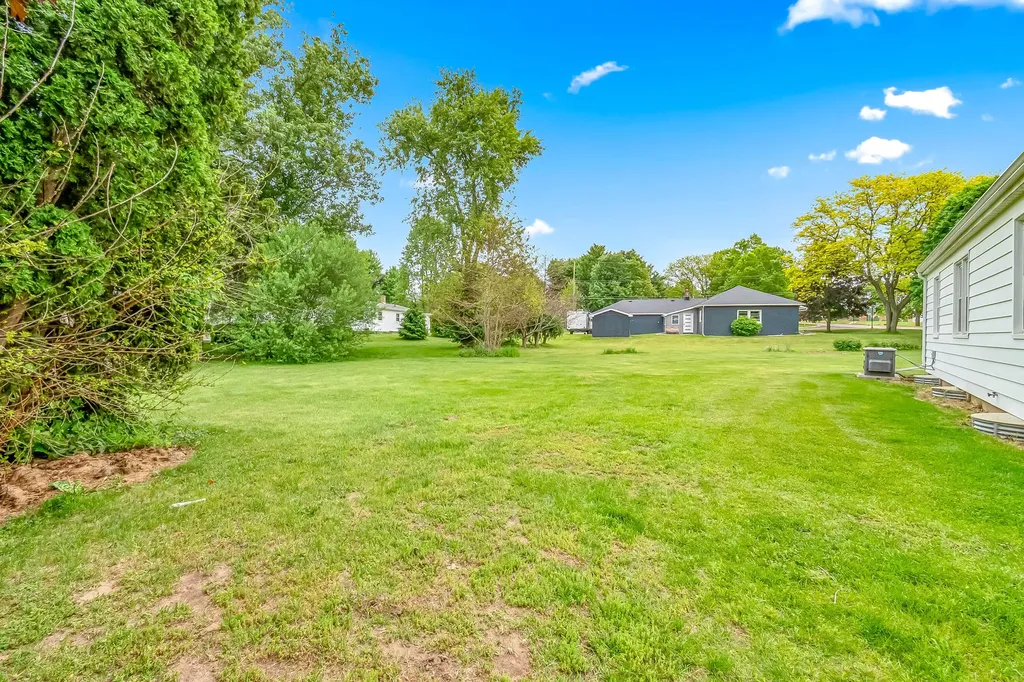 529 East Street Jonesville City MI 49250