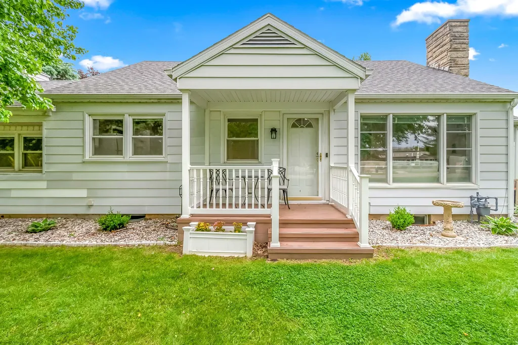 529 East Street Jonesville City MI 49250