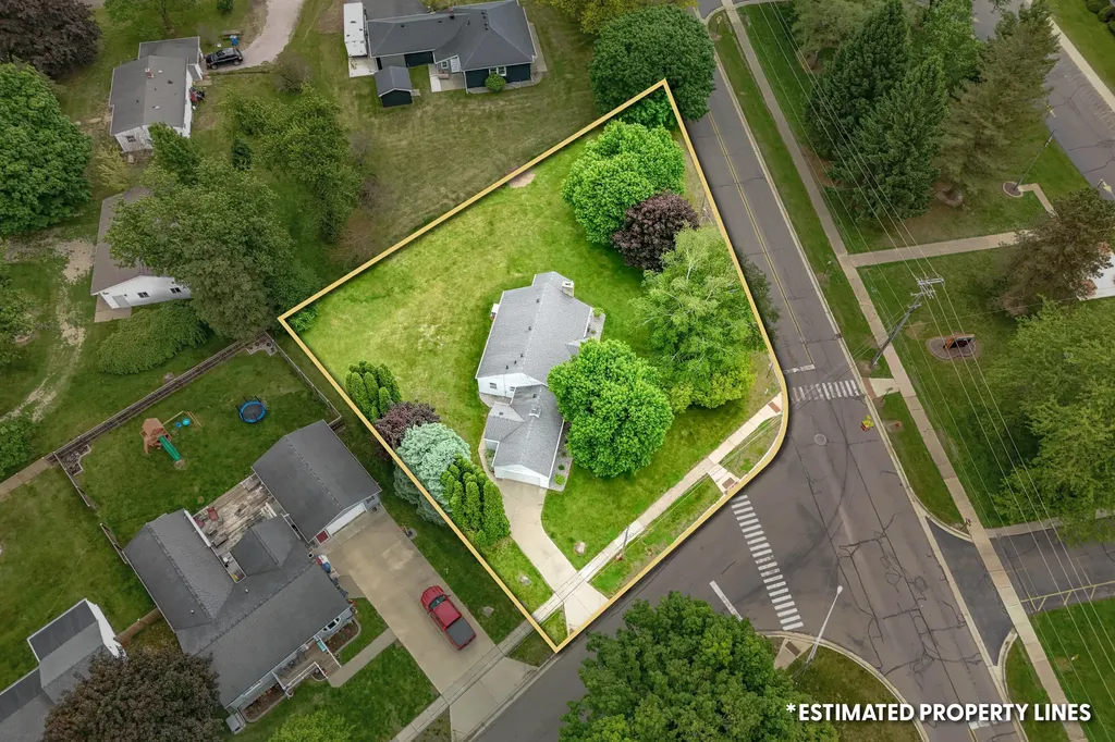 529 East Street Jonesville City MI 49250