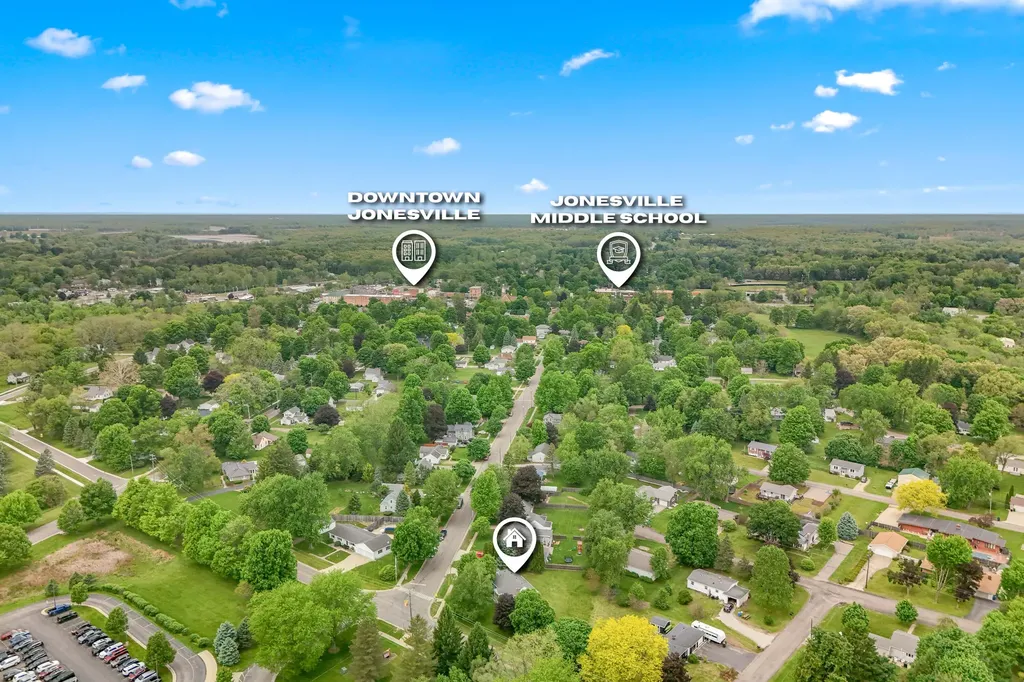 529 East Street Jonesville City MI 49250