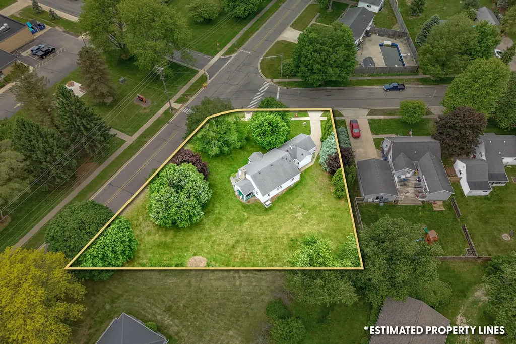 529 East Street Jonesville City MI 49250