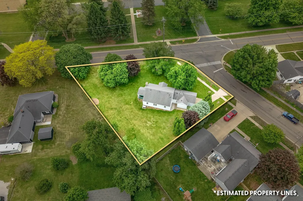529 East Street Jonesville City MI 49250