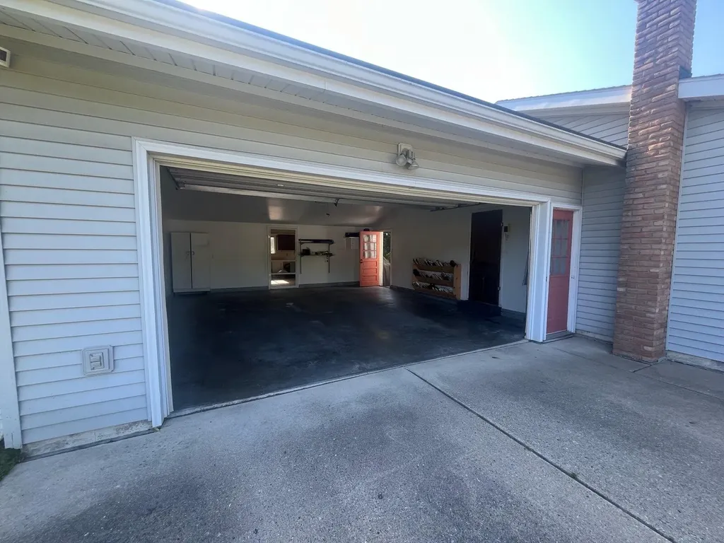 16124 Eskes Street Dewitt Charter Township MI 48906