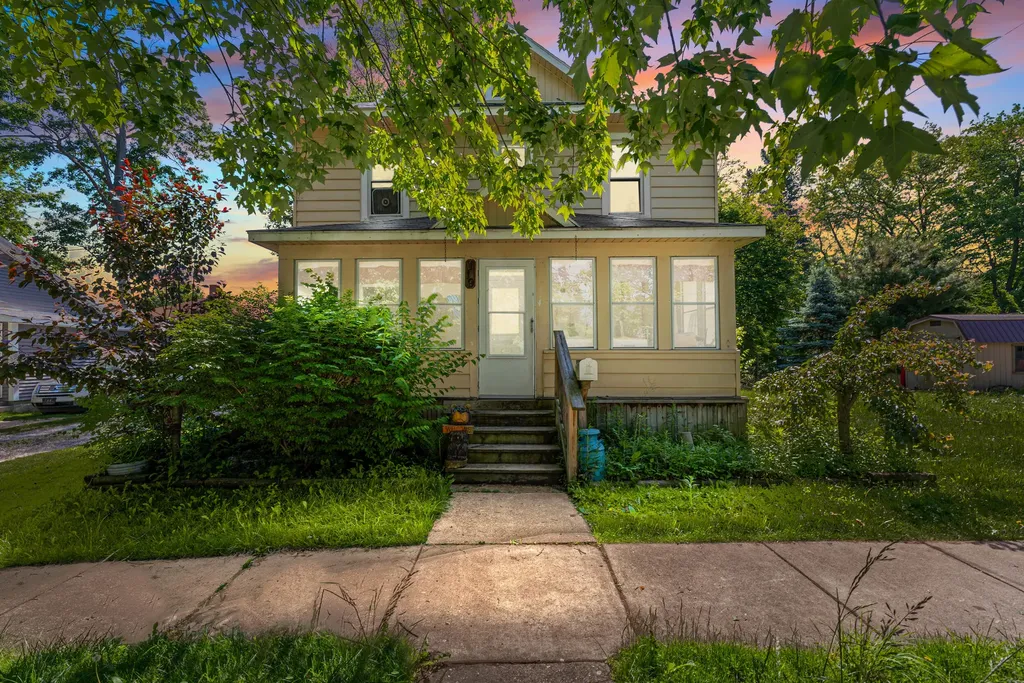 119 S Manning Street Hillsdale City MI 49242