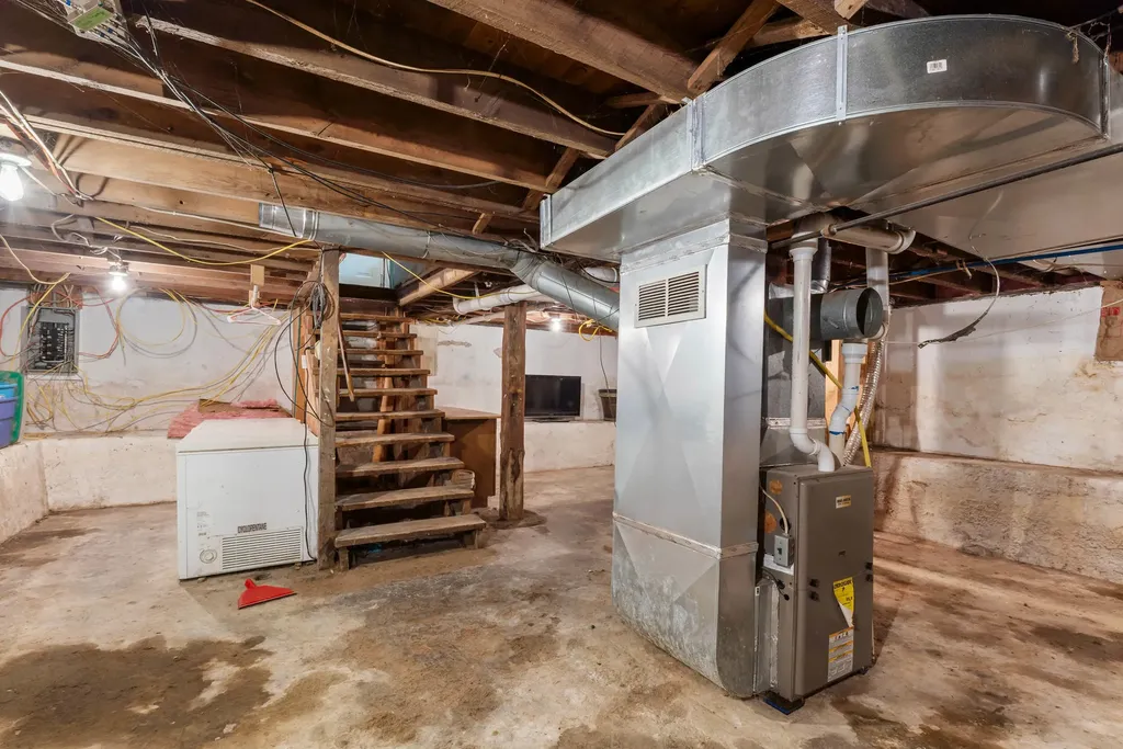 119 S Manning Street Hillsdale City MI 49242