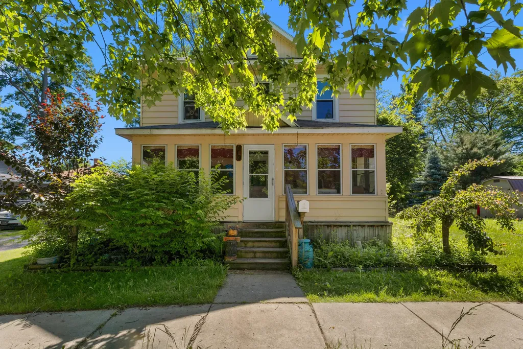 119 S Manning Street Hillsdale City MI 49242