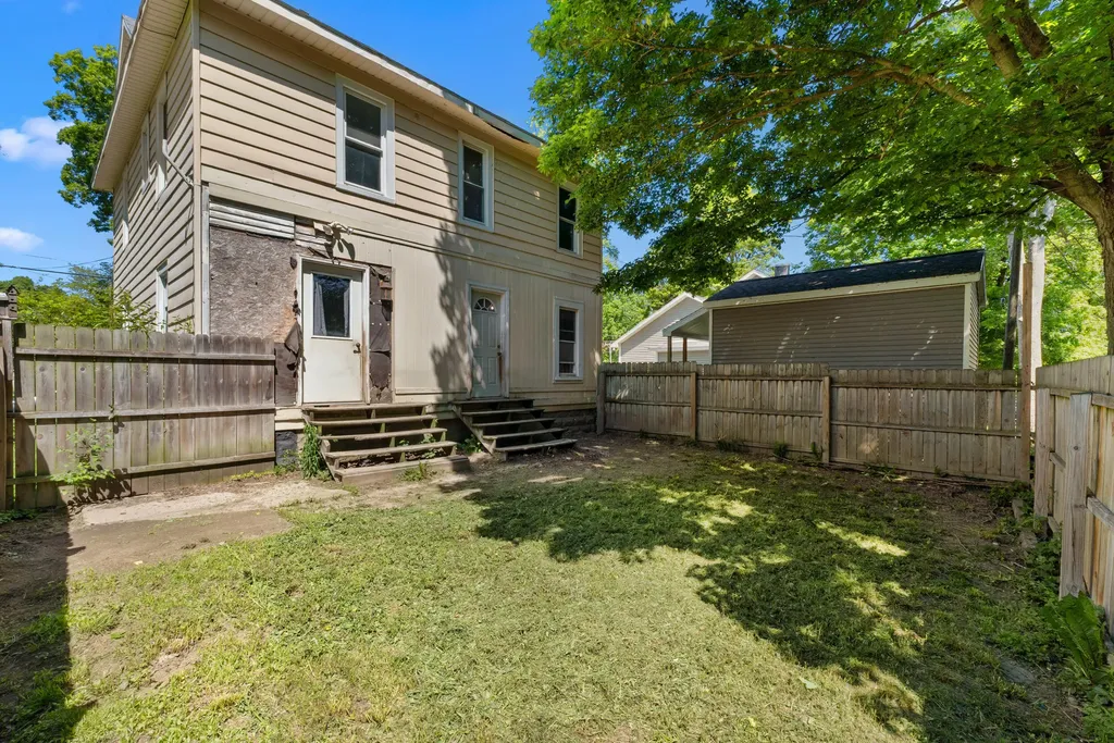 119 S Manning Street Hillsdale City MI 49242