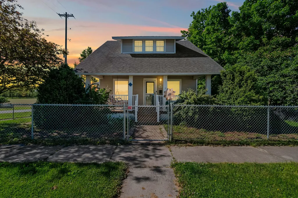 209 E Center Street Waldron Village MI 49288
