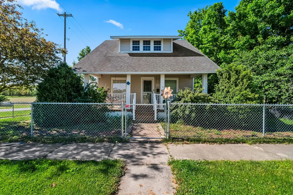 209 E Center Street Waldron Village MI 49288