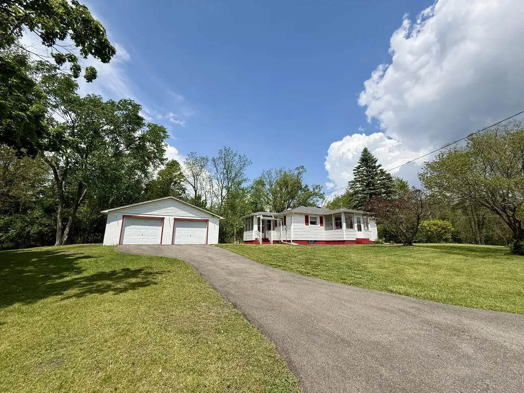 1 Lo Presto Avenue Hillsdale City MI 49242