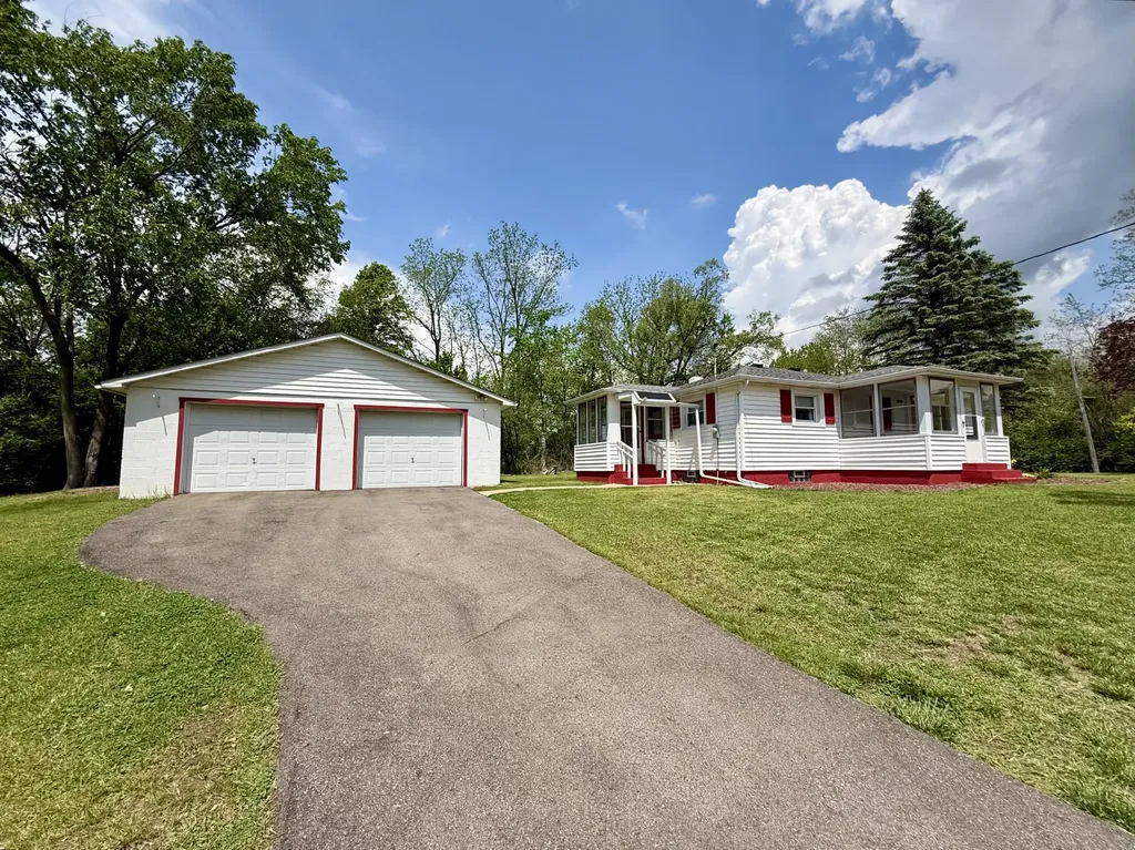 1 Lo Presto Avenue Hillsdale City MI 49242
