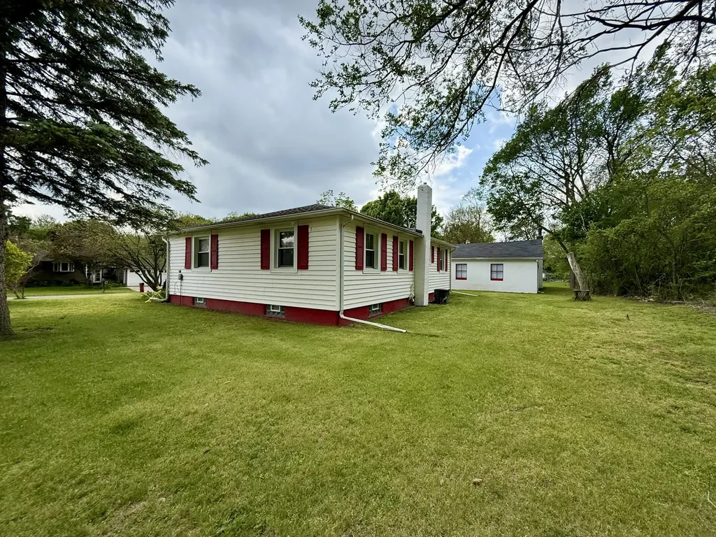 1 Lo Presto Avenue Hillsdale City MI 49242