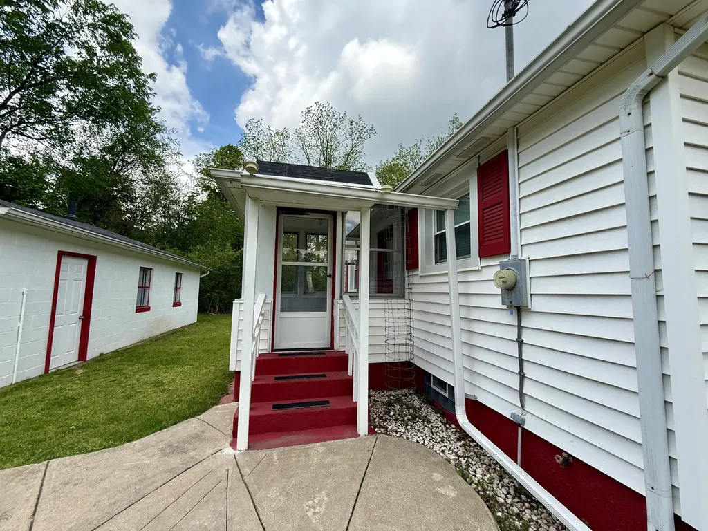 1 Lo Presto Avenue Hillsdale City MI 49242