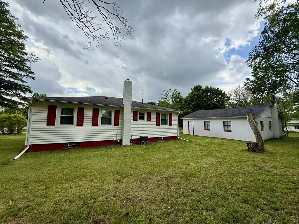 1 Lo Presto Avenue Hillsdale City MI 49242