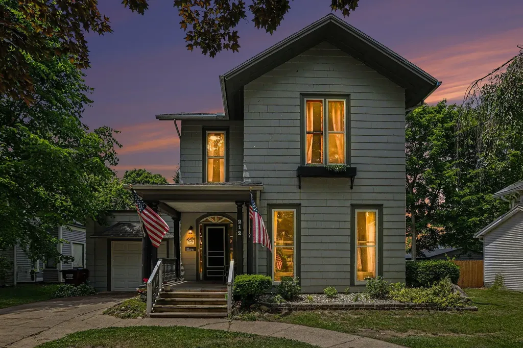212 Grove Street Hudson City MI 49247