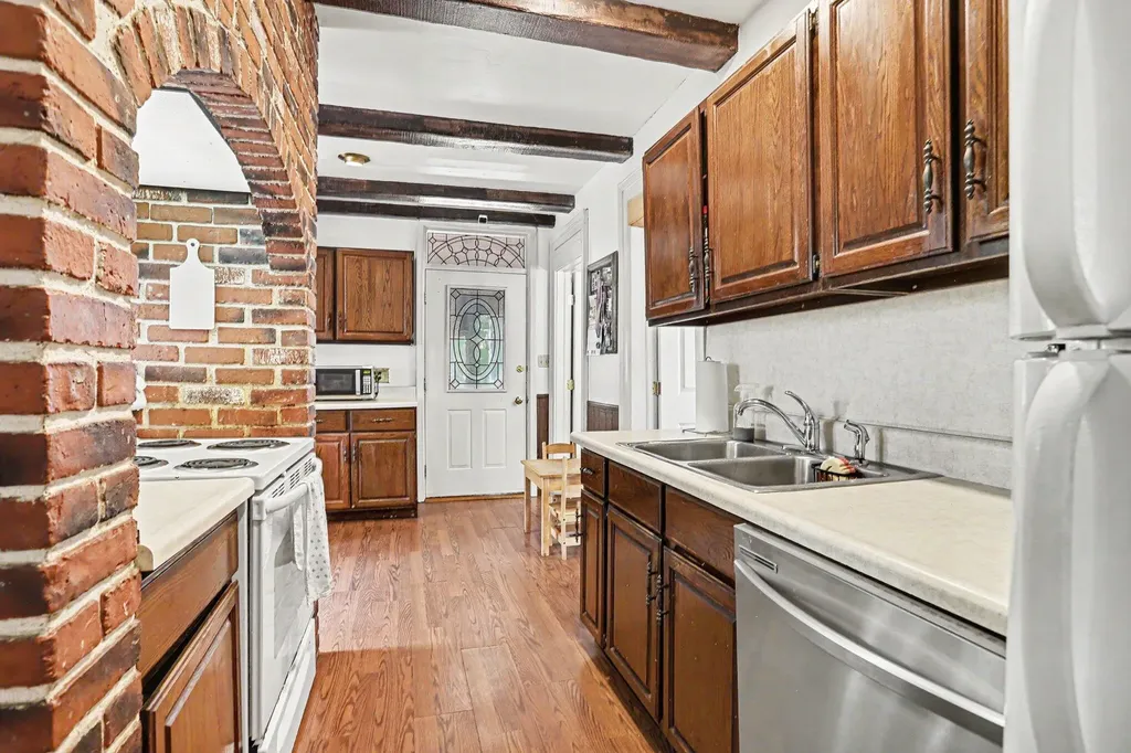 212 Grove Street Hudson City MI 49247