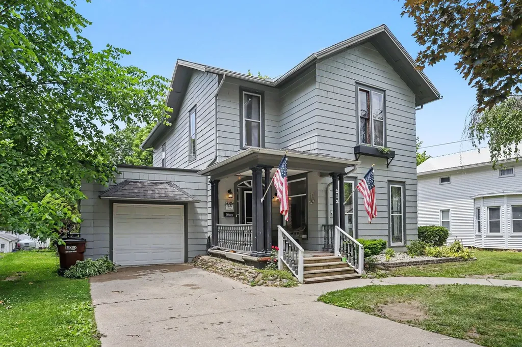 212 Grove Street Hudson City MI 49247