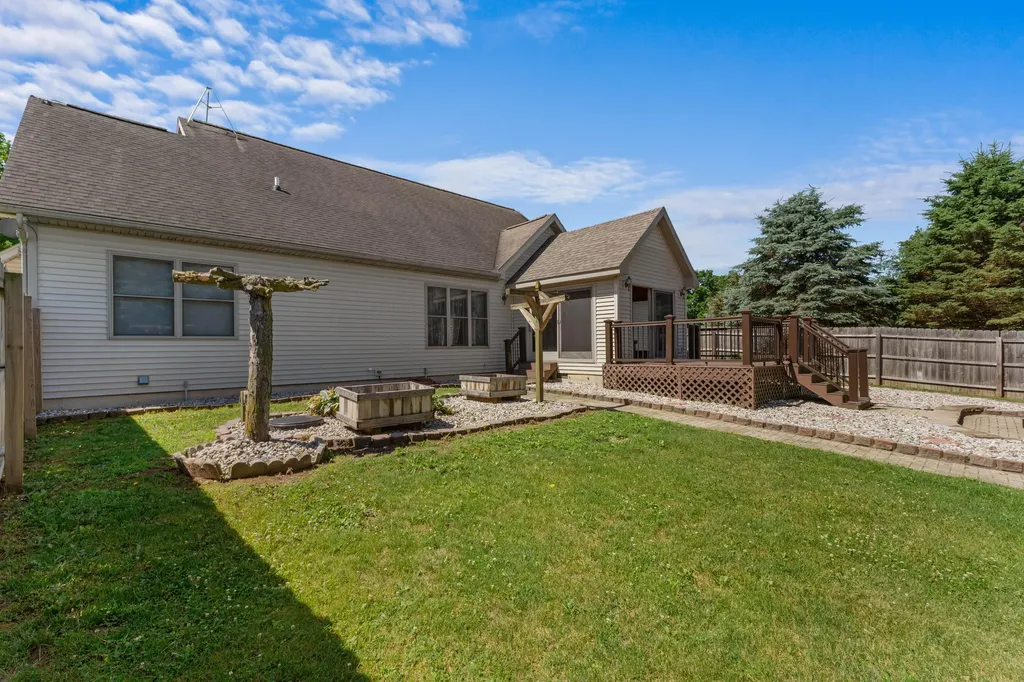 1016 Lukesport Road Quincy Township MI 49082