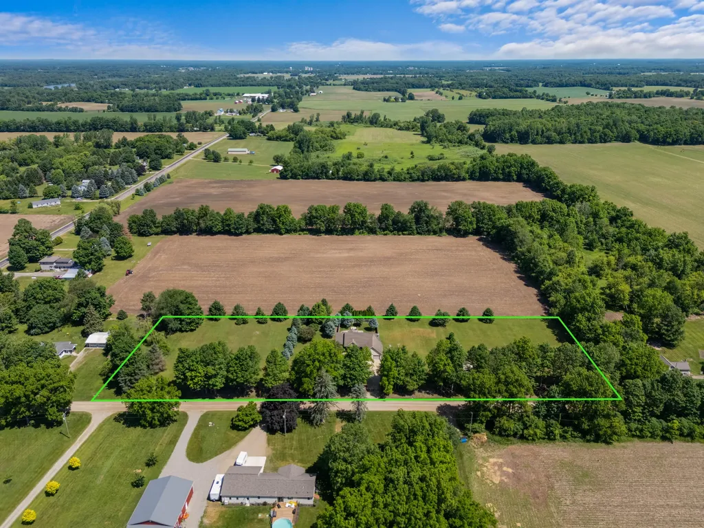 1016 Lukesport Road Quincy Township MI 49082