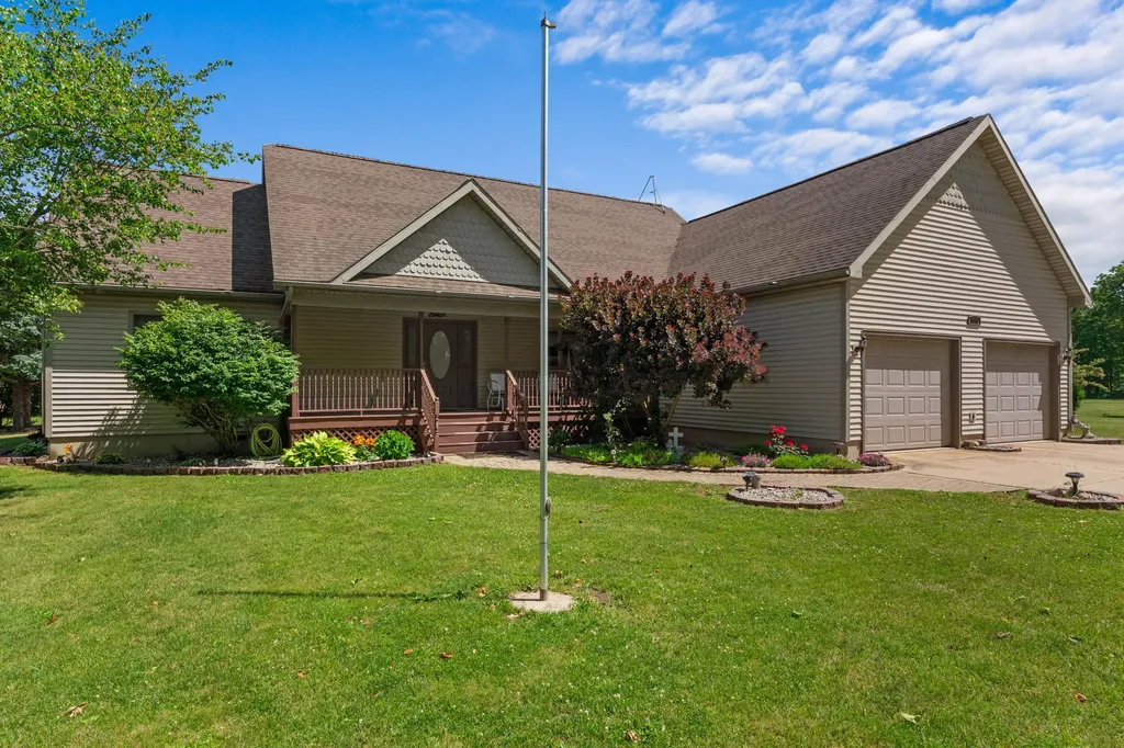 1016 Lukesport Road Quincy Township MI 49082