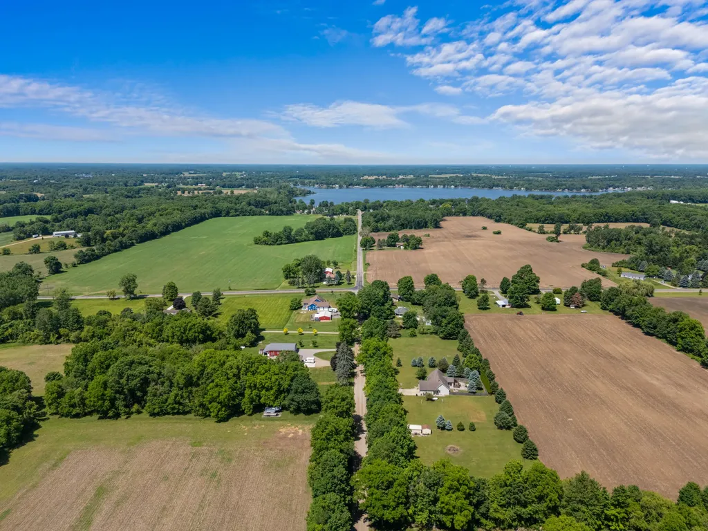 1016 Lukesport Road Quincy Township MI 49082