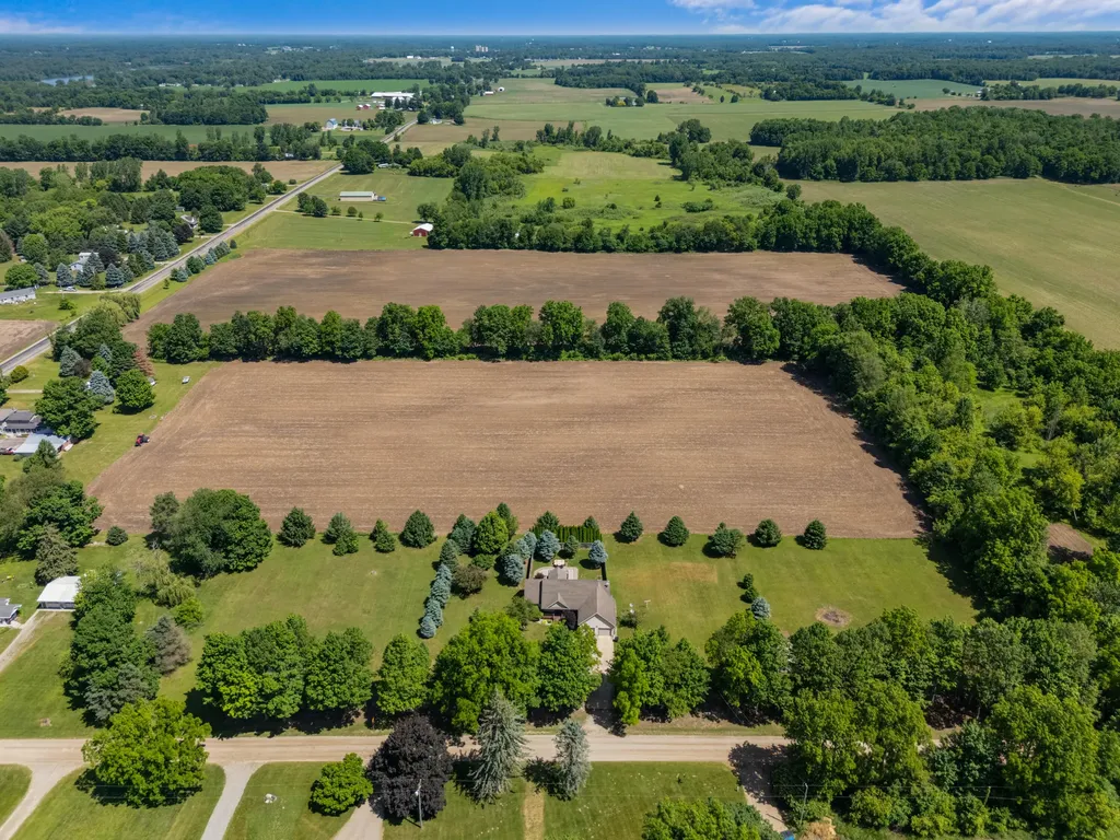 1016 Lukesport Road Quincy Township MI 49082
