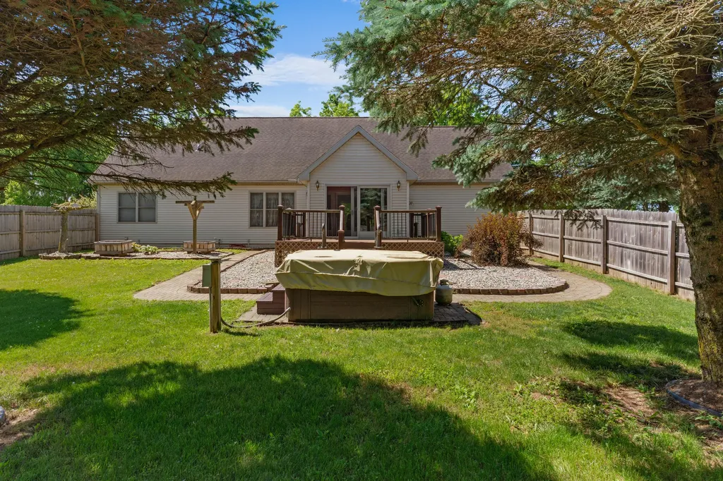1016 Lukesport Road Quincy Township MI 49082