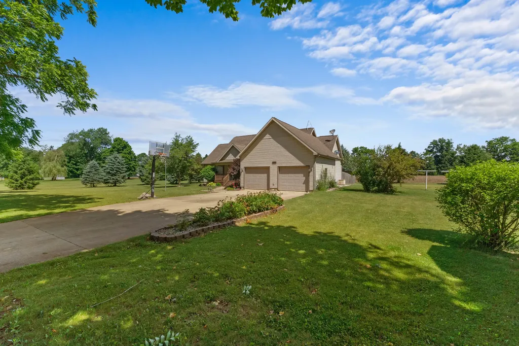 1016 Lukesport Road Quincy Township MI 49082