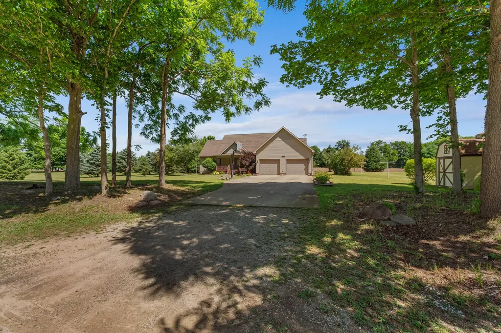 1016 Lukesport Road Quincy Township MI 49082