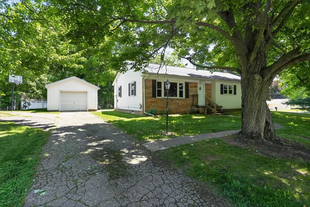 509 Fayette Street Jonesville City MI 49250