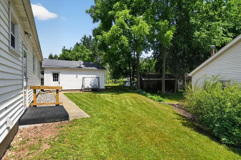 509 Fayette Street Jonesville City MI 49250