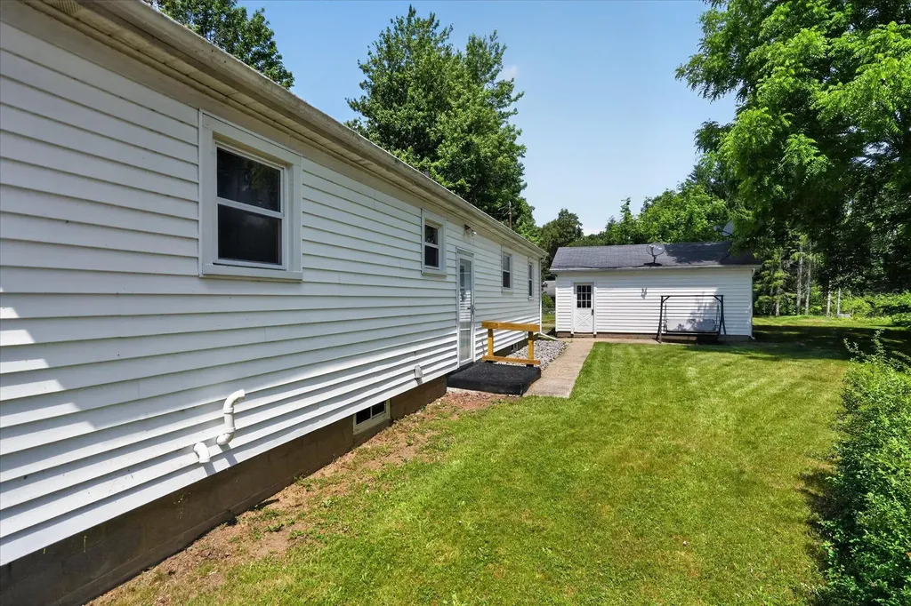 509 Fayette Street Jonesville City MI 49250