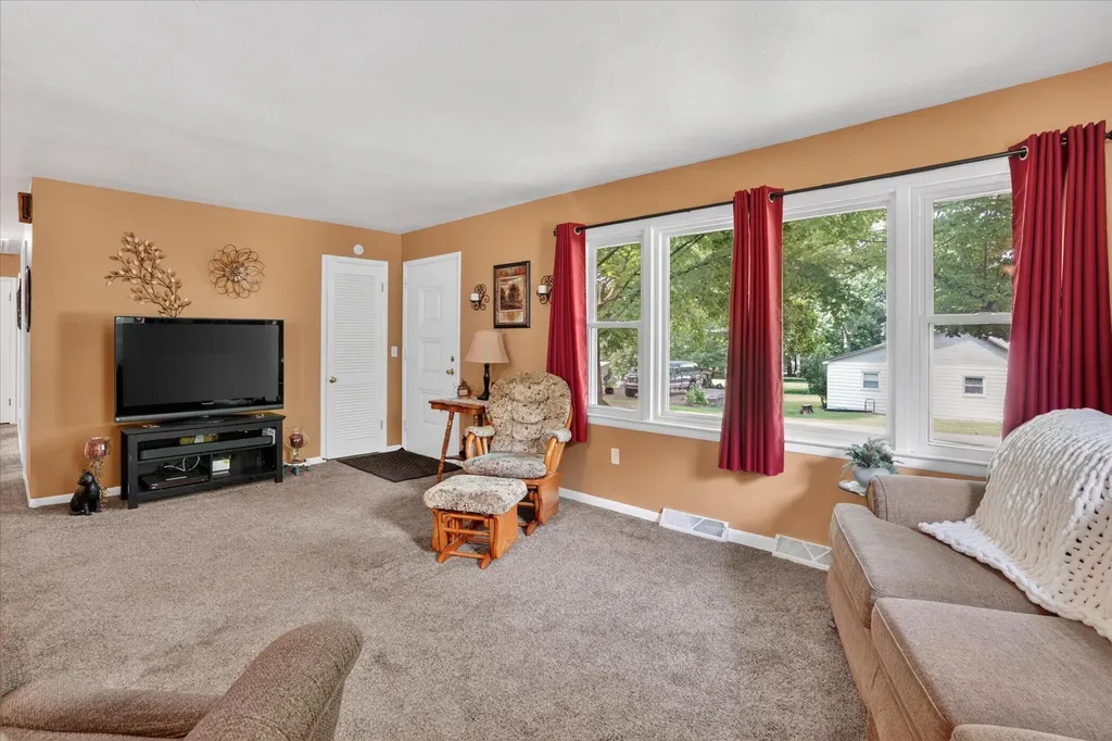 509 Fayette Street Jonesville City MI 49250