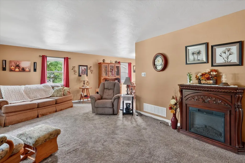 509 Fayette Street Jonesville City MI 49250