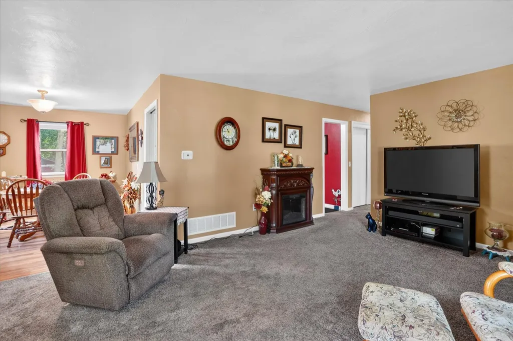 509 Fayette Street Jonesville City MI 49250