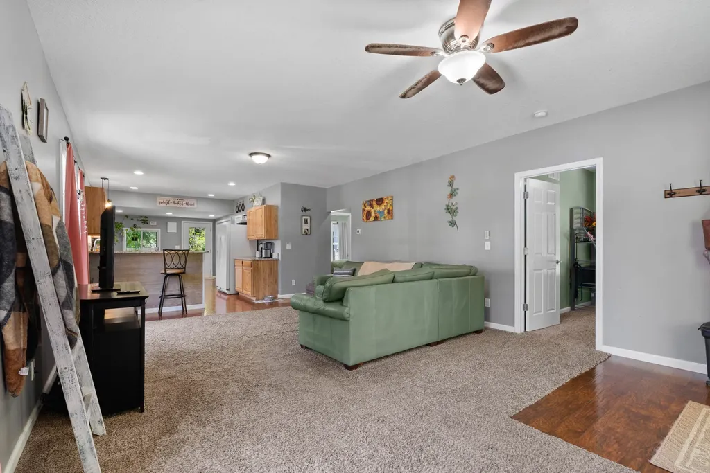 512 S Market Street Hudson City MI 49247
