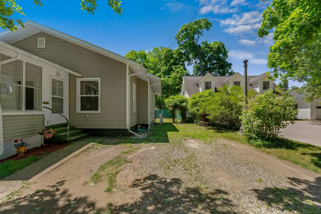 512 S Market Street Hudson City MI 49247