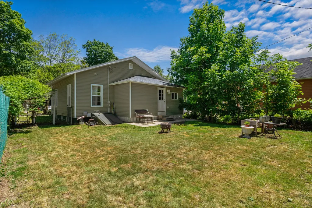 512 S Market Street Hudson City MI 49247
