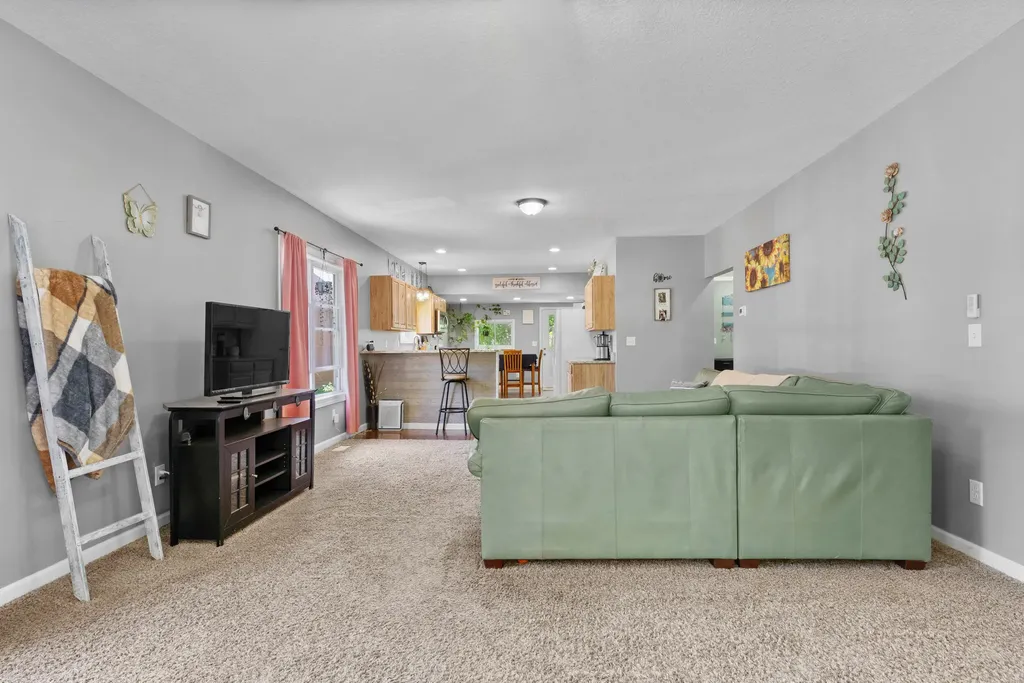 512 S Market Street Hudson City MI 49247