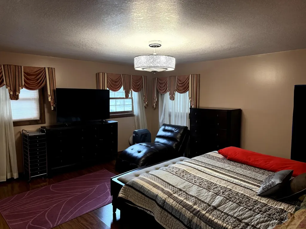 2454 Oakwood Drive Jefferson Township MI 49242