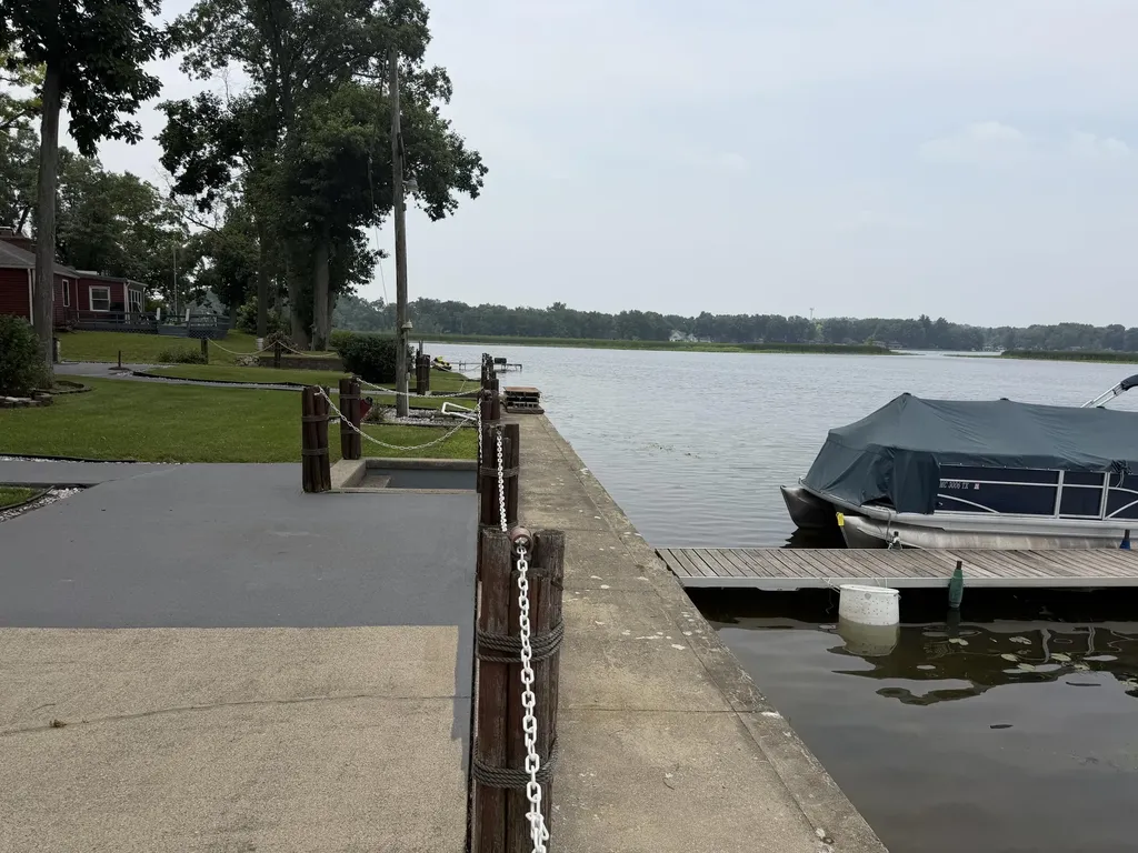 2454 Oakwood Drive Jefferson Township MI 49242