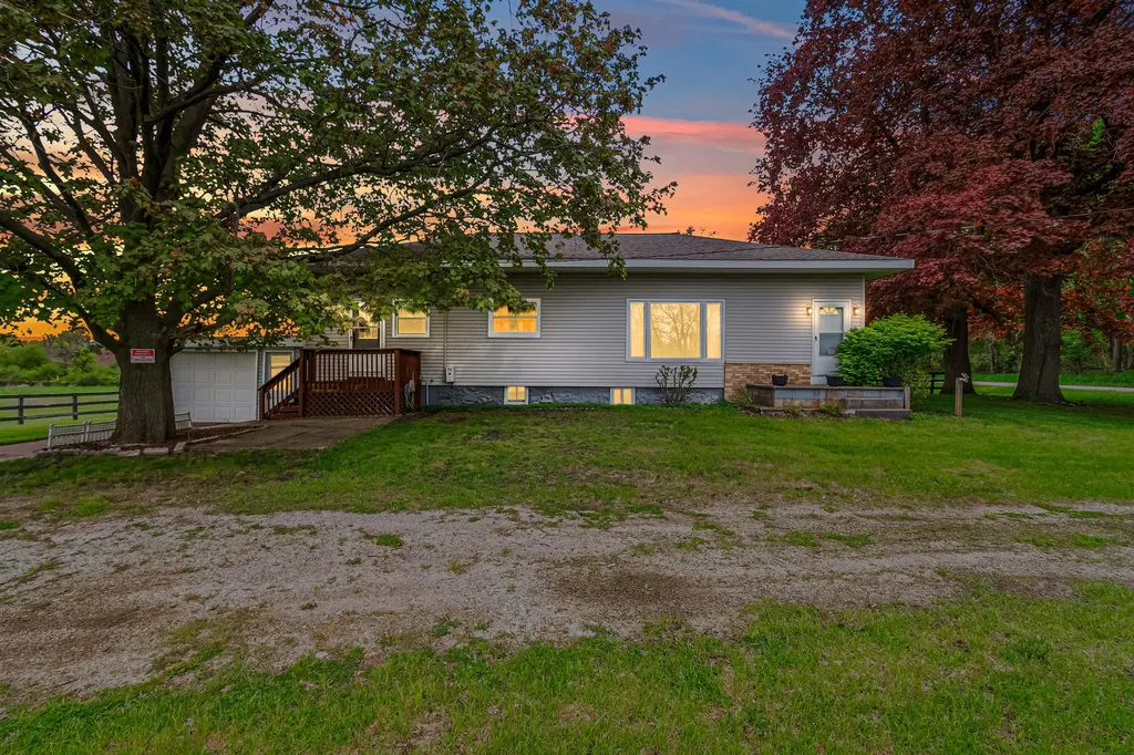104 Mcclellan Street Hillsdale City MI 49242