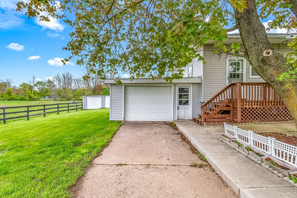 104 Mcclellan Street Hillsdale City MI 49242
